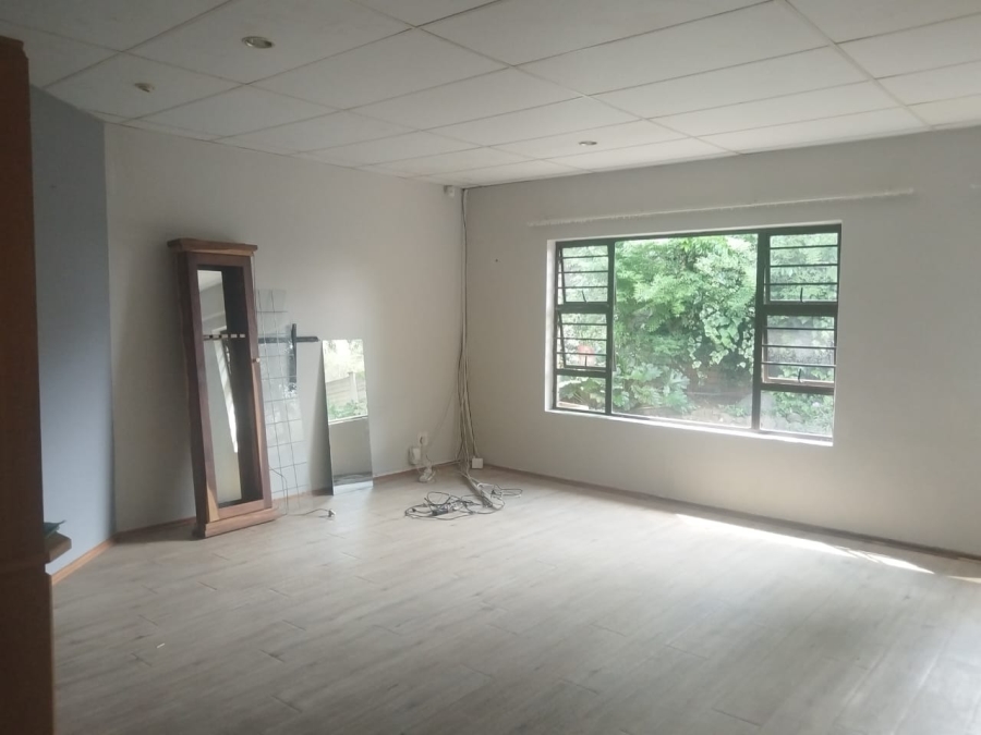 To Let 3 Bedroom Property for Rent in Hillsboro Free State